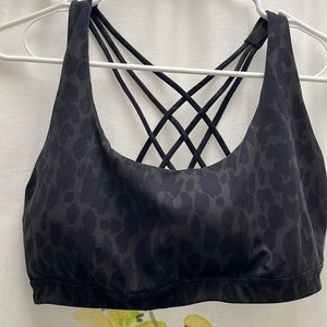 Black/dark gray leopard print Victoria’s Secret sports bra XL